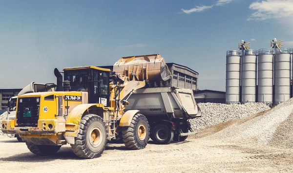 The Evolution of Full-Time 4WD Off-Road Forklifts in Industrial Applications