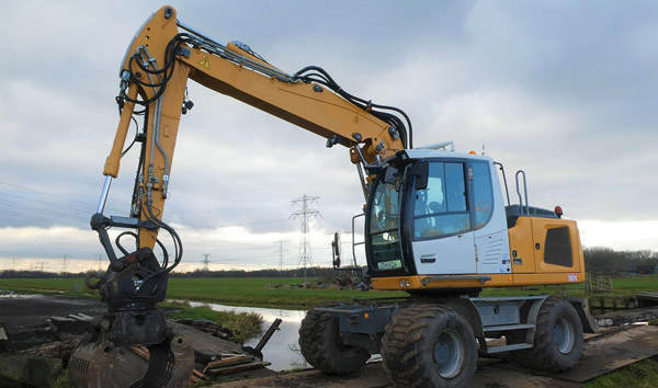 Navigating the Challenges of Rough Terrain Forklifts in Industrial Applications