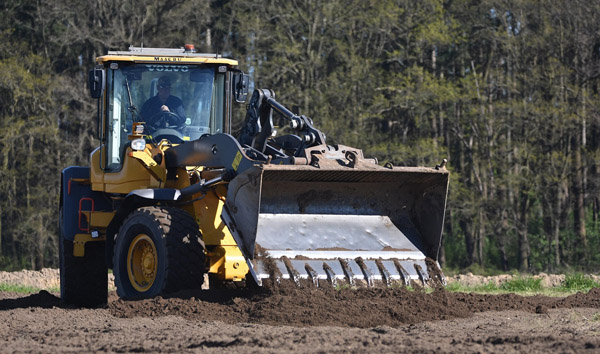 Navigating the Challenges of Rough Terrain Forklifts in Industrial Applications