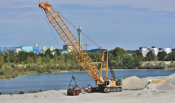 Navigating the Challenges: The Rise of Rough Terrain Forklifts in Industrial Applications